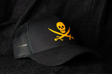 Carica l'immagine nel visualizzatore di Gallery, Snapback "CAPTAIN" Black/Yellow
