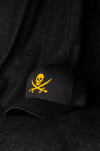 Carica l'immagine nel visualizzatore di Gallery, Snapback "CAPTAIN" Black/Yellow
