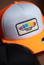 Carica l'immagine nel visualizzatore di Gallery, Malnatt Snapback “ WONDER ” Rainbow Logo
