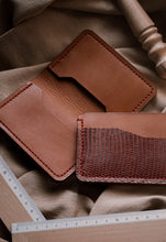 Carica l'immagine nel visualizzatore di Gallery, Porta Carte di Credito in Pelle Cod. #007 - #008
